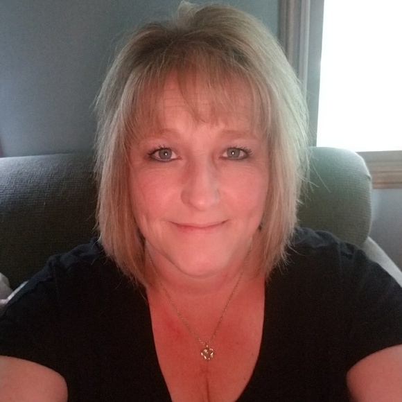 Meet your Posher, Amy - Picture 1 of 1